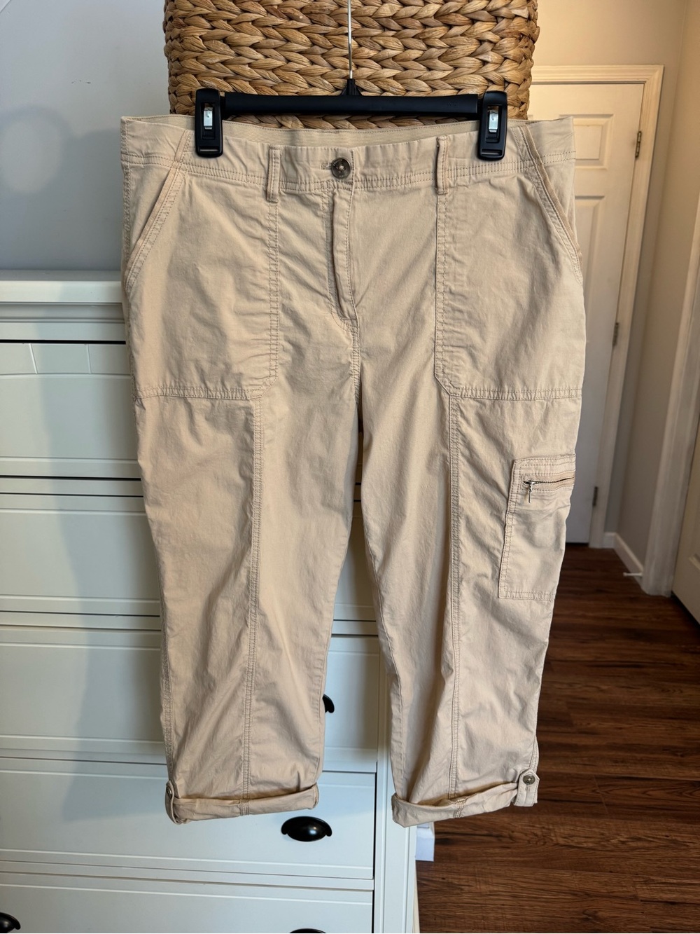 Chico’s Cargo Capri Pants Beige Size 2 US 12 Stretch Utility Roll Tab Hem